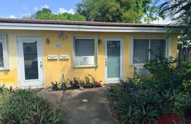 Photo of 2431 NE 18th St