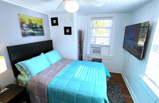 306-2 North Keech Street - Room 1