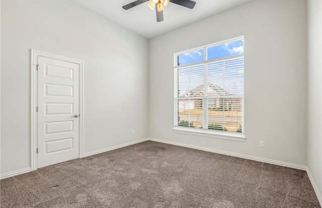 2016  W Chandler  AVE