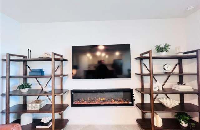 14251 Heritage Landing