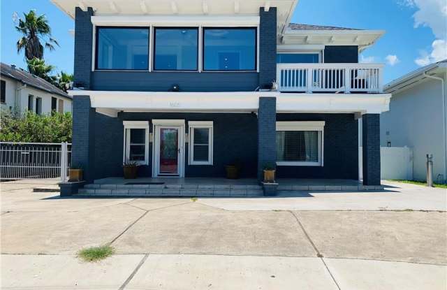 1605 Ocean Dr
