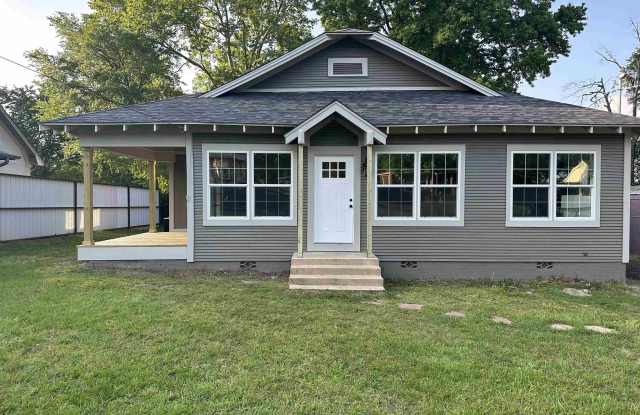 1610 E Elm