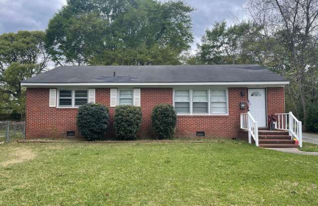 3 bedroom, 1 bath House - 105 Summersill Drive, Jacksonville, NC 28540