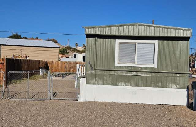 Fully Remodeled 3 bed/2 Bath single wide 1 block from Park in BHC!
