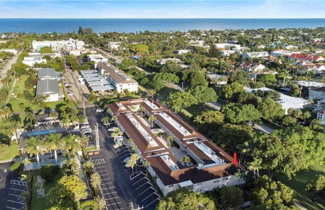 578 Broad Ave S lot: 578