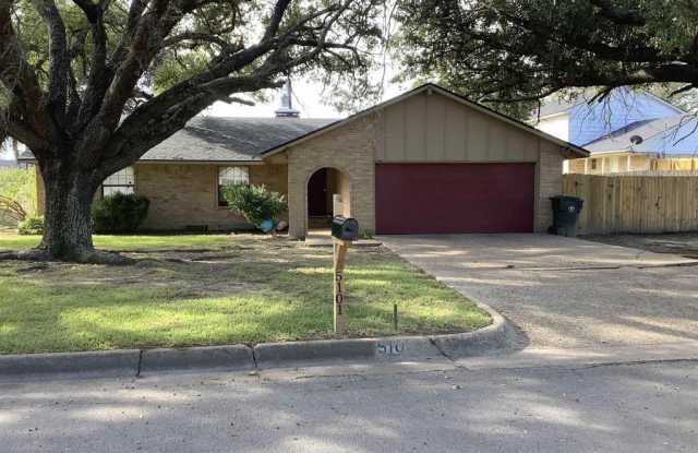 5101 FOXGLOVE CIRCLE
