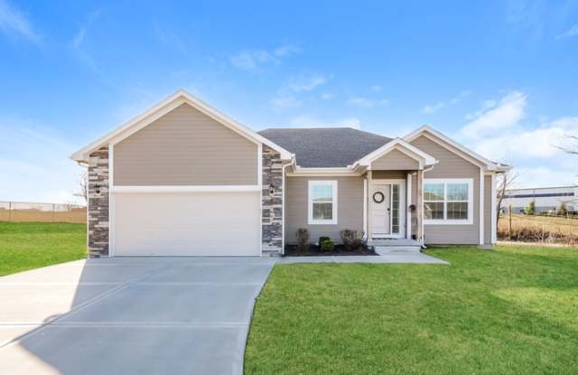 1205 Northwest Hilltop Lane