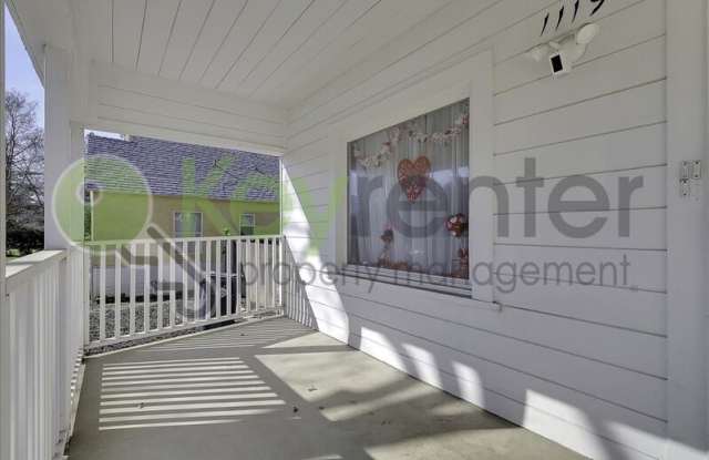 1119 Lochbrae Dr