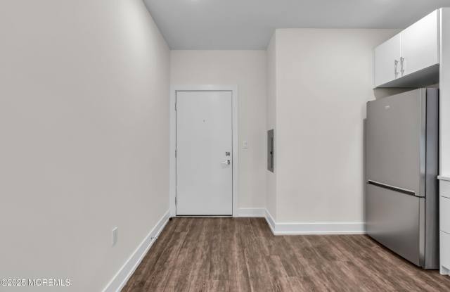 Photo of 521 Lake Avenue unit: 415