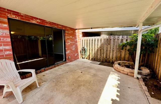 Photo of 2250 S Palmetto Avenue unit: J3