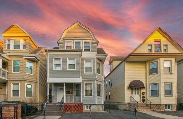 Photo of 178 N 16Th St Unit 2