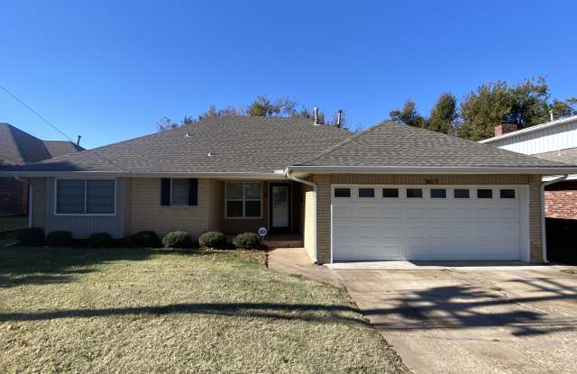 3413 Vickie Dr