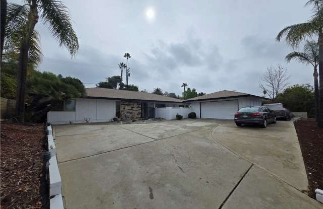 23572 Casa Loma Drive