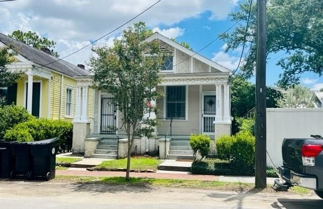 413 CHEROKEE Street - 413 Cherokee Street, New Orleans, LA 70118