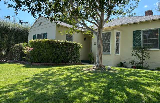Rare Nostalgic Vintage 2Bedroom Home