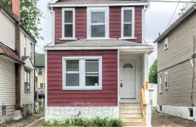 907 Chestnut St - 907 Chestnut Street, Collingdale, PA 19023