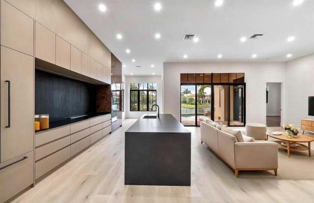 Photo of 7247 Wisteria Ave