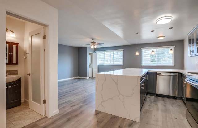 Apartment Complex Near SoFi Stadium with Pool, BBQ Area, Gym and Parking.