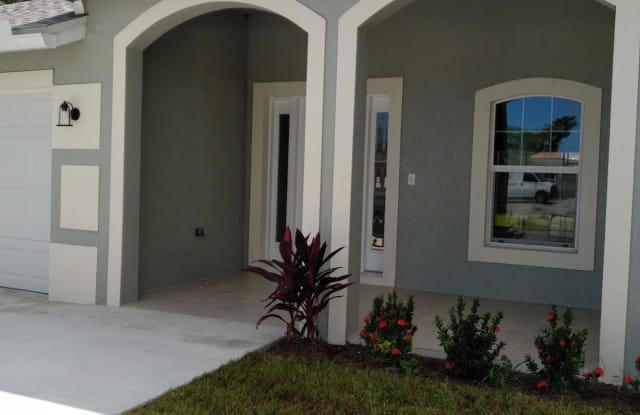 712 SE Thornhill Drive - 712 SE Thornhill Dr, Port St. Lucie, FL 34983