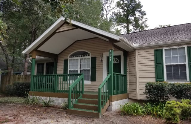 1221 NW 35th Ave - 1221 Northwest 35th Avenue, Gainesville, FL 32609