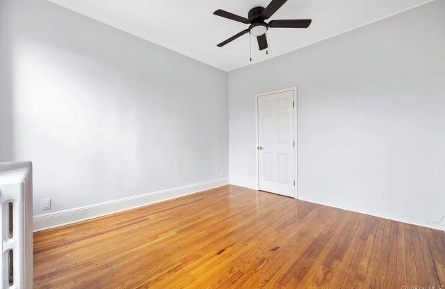 7152 68th Street unit: 2R