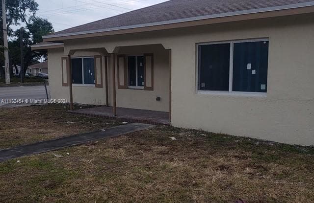 2200 NW 155th St - 2200 NW 155th St, Miami Gardens, FL 33054