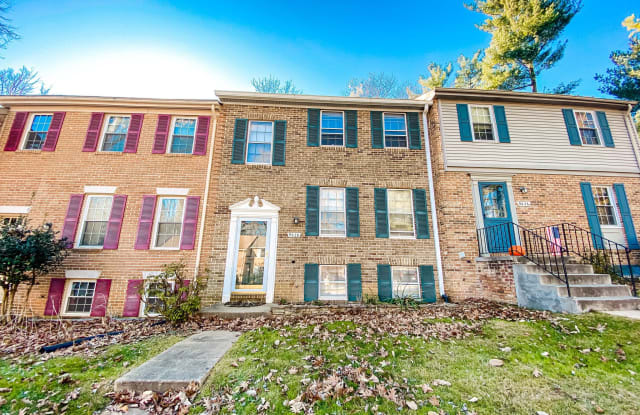 9628 LINDENBROOK STREET - 9628 Lindenbrook Street, Oakton, VA 22031