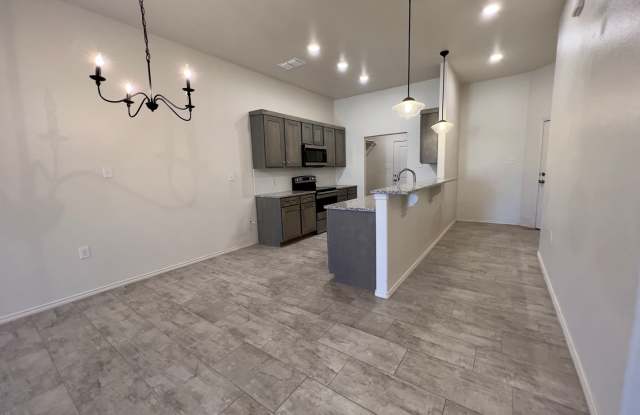 Charming 2 Bedroom, 2 Bathroom Townhome in Frenship ISD