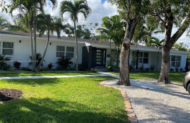 6090 SW 63rd Ave - 6090 Southwest 63rd Avenue, South Miami, FL 33143