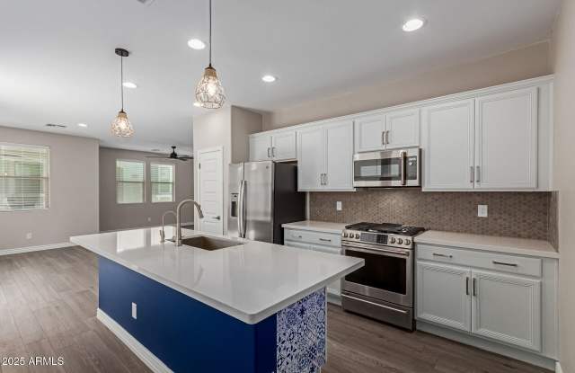 14231 W BRONCO Trail