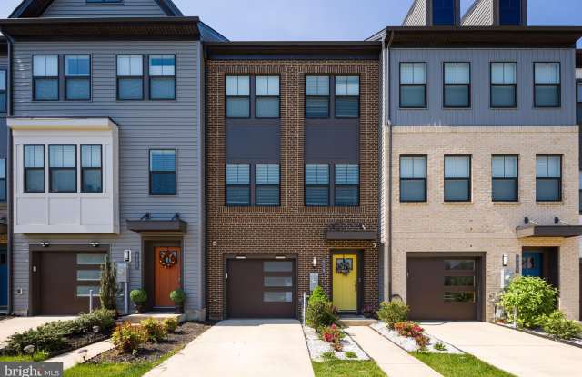 618 CHALCEDONY Lane