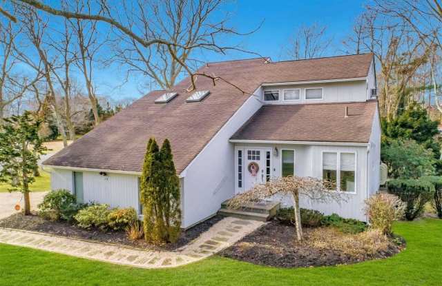 Photo of 1 Canal Way