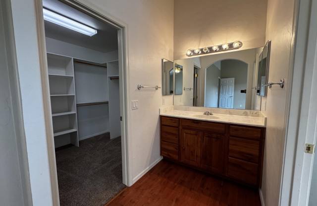 3750 N Meadowlark Drive