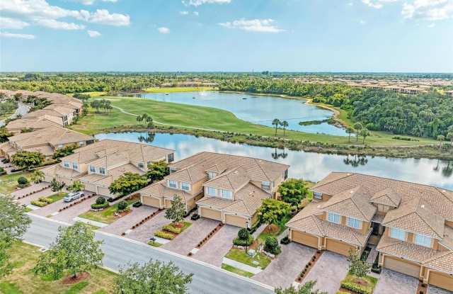 424 WINDING BROOK LANE