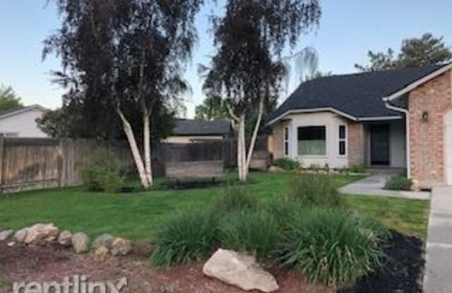 4061 S Stonegate Ave - 4061 South Stonegate Avenue, Boise, ID 83706