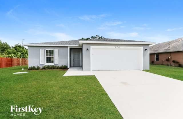 2219 Southwest Haycraft Circle