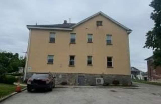 Photo of 615 SUMMIT Street unit: 4