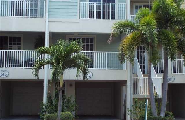 513 BAHIA BEACH BLVD
