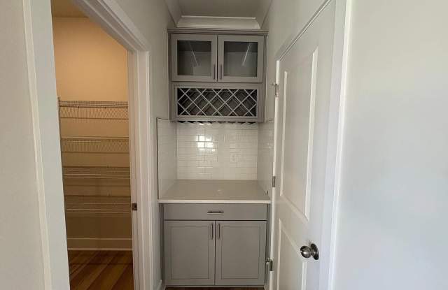 1744 WATER CROSSING RD