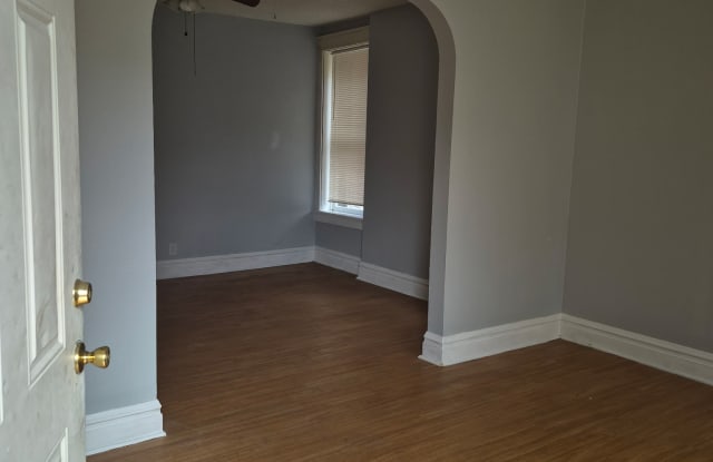 3231 Dakota Street - 1st floor