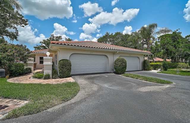 7341 GOLF POINTE CIRCLE