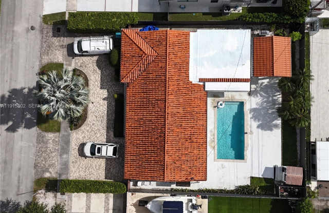 Photo of 7780 SW 28th St