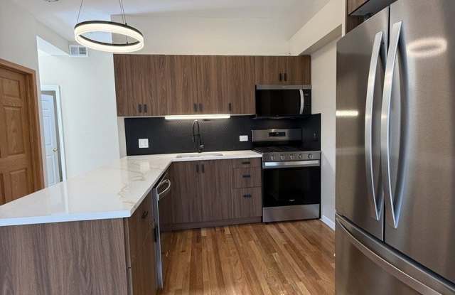 3476 S Archer Avenue