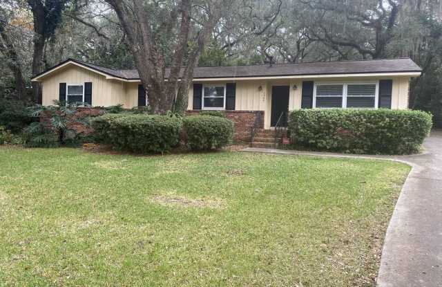 1504 Sunset Lane