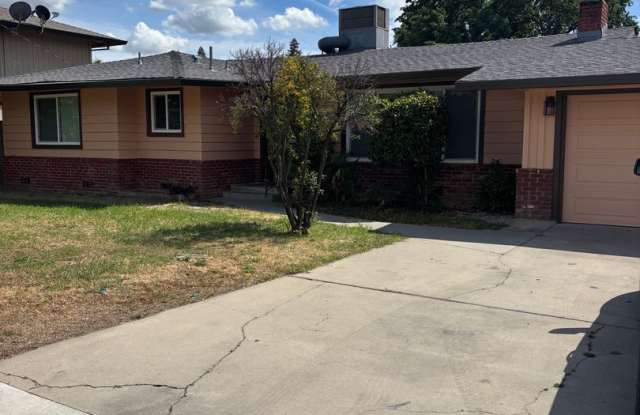 3 BD 2 BA House in Yuba City! AVAILABLE NOW!! RENT SPECIAL-MOVE-IN MAY AND GET $400 OFF AUGUST RENT