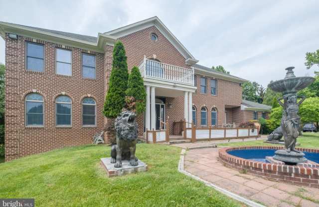 10400 BOSWELL LANE
