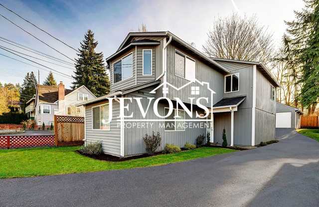 50% Off Your First Month's Rent | 4BR Home with In-Unit Laundry, Detached Garage & Off-Street Parking – North Seattle
