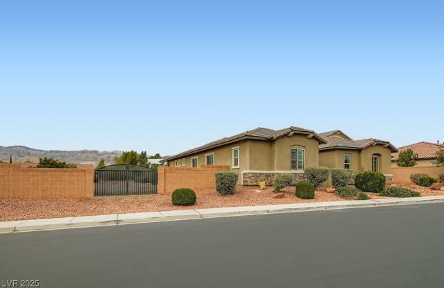 6823 Willowcroft Street