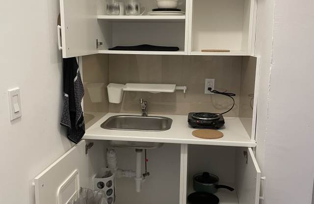 5237 Southwest 67th Avenue