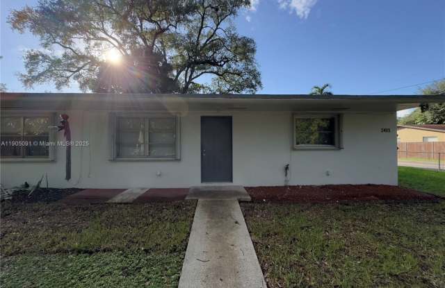 Photo of 2401 SW 17th Ave